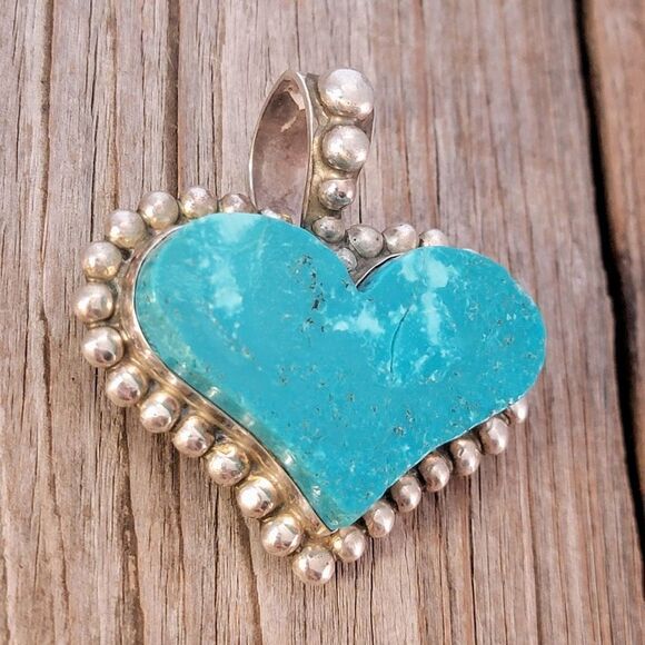 Choctaw Gale Self Beaded Wide Heart Turquoise Pendant - Picture 2 of 8